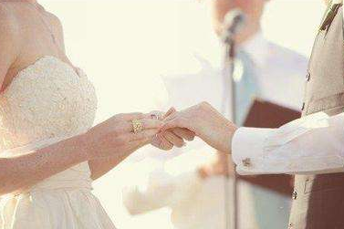 鸿坤风水说生肖|两人缘分深，能顺利入婚的生肖人