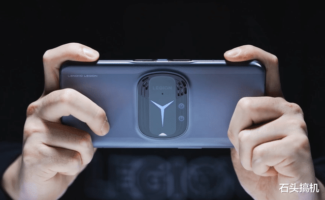 联想|联想拯救者Y90真机照曝光！风冷散热加持，外观设计比较尴尬