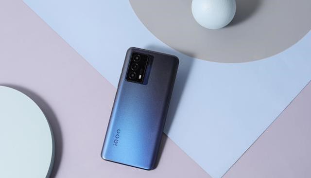 iqoo|又是“极品”！5000mAh+44W新机发布，12+256G仅2299