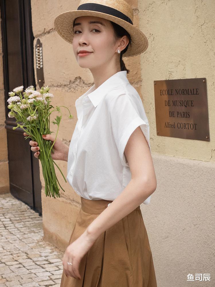 鱼司辰|文静简约成熟的搭配，适合上班穿，也适合出门逛街，百搭不挑人哦