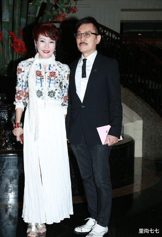 里尚七七|狄波拉老公74岁生日众星助阵,前任谢贤头秃一半,谢霆锋未露面