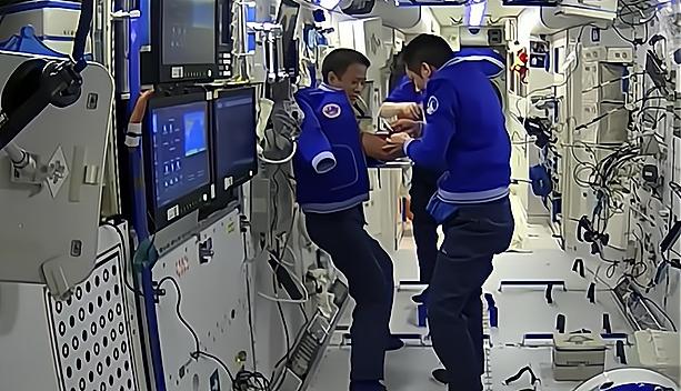 国际空间站 国际空间站又现裂缝!美媒:中国航天员就像生活在“别墅”