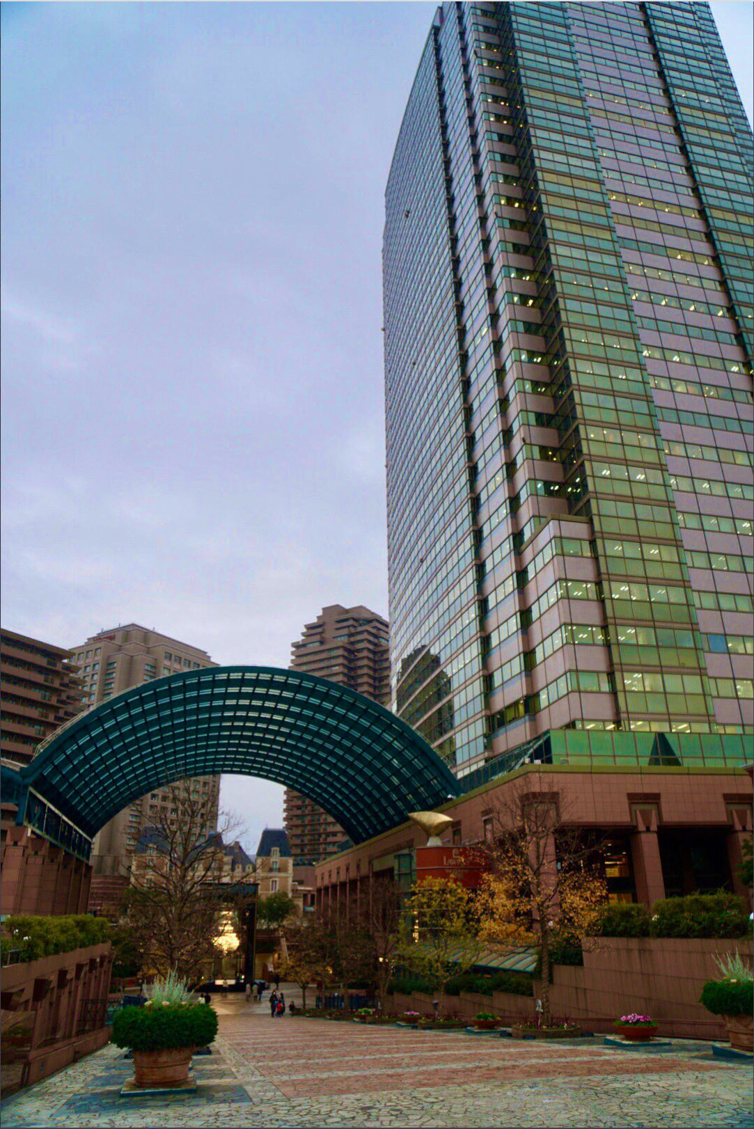 小岛秀夫|小岛秀夫日常，他晒了几张自己拍的照片以及与别人的合影