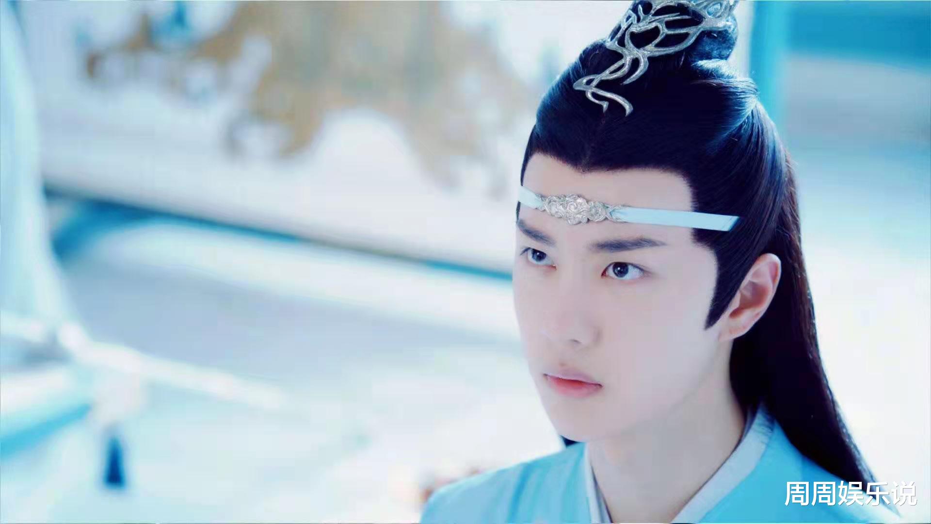 王一博|王一博新造型曝光！为新剧剃头却略显油腻，出席活动只能戴假发