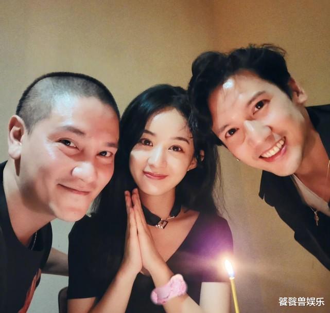 赵丽颖|赵丽颖与2男星重聚，晒庆生照引回忆杀，85花嘟嘴太有少女感