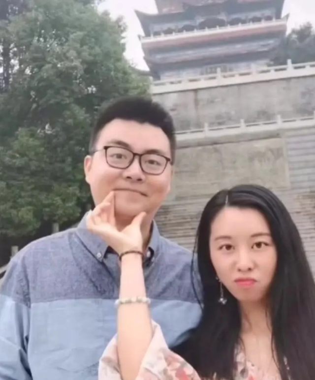 九江|田静公开回应：郭威搬家、孩子改姓，杜家关系、五一回九江过节