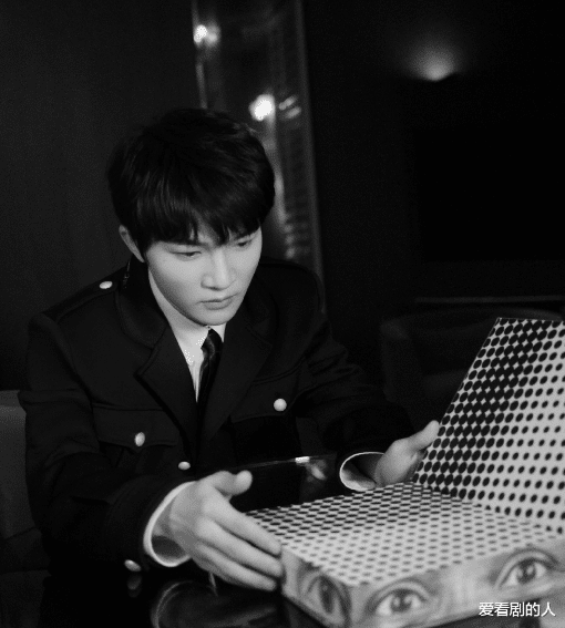 将夜第二季|《小敏家》OST歌手预告，看到“少管我”就知道是周深，太好猜了