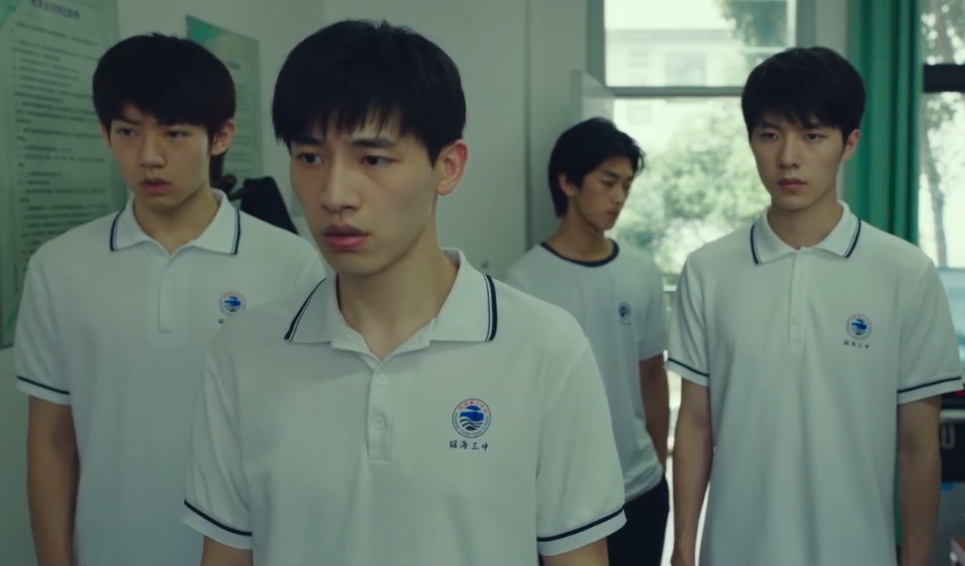 长津湖|4天才2000万，撞上《长津湖》，这部有五大男神的新片有点惨