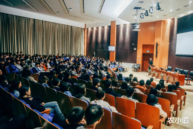 求职|2021年“铁饭碗”排名：公务员跌出前三，第一名备受青睐