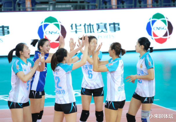 江蘇女排|江蘇女排6連勝不足喜，吳夢潔失誤頗多被換下，周頁彤連續(xù)被攔