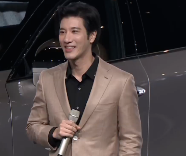 王力宏|王力宏离婚后首现身,离开前妻后风格大变,王力宏谈及现状:我很幸福