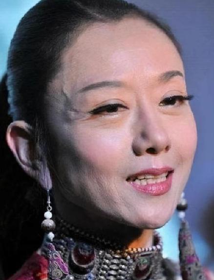 司藤|她是《射雕英雄传》的梅超风,戴帽子10年,摘下后令人感慨颇多