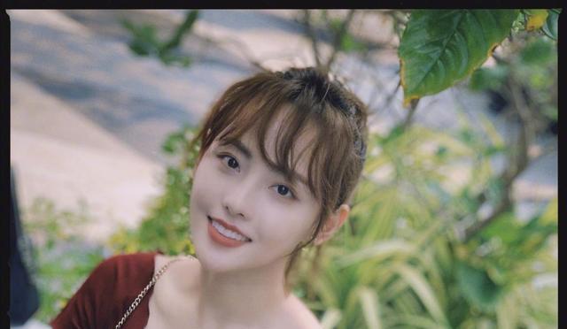 空气刘海|张嘉倪的空气刘海怎么穿才好看?