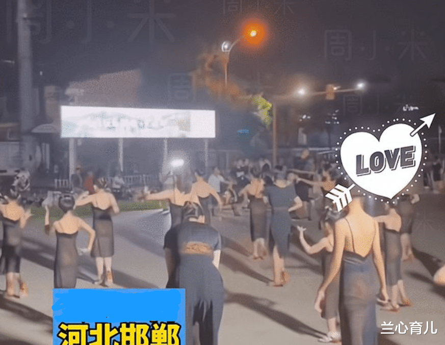 兰心育儿|孩子穿着“半透明”纱裙,在广场上练拉丁舞,路人怒斥:有伤风化