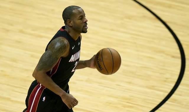 颜家欣说情感|美媒晒出现役扣篮数排名前五：詹姆斯第三，小乔丹第二，魔兽居首