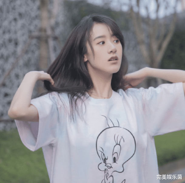 |袁冰妍上班十天换十套私服，被嘲演技不好钱到不少，她有错吗？