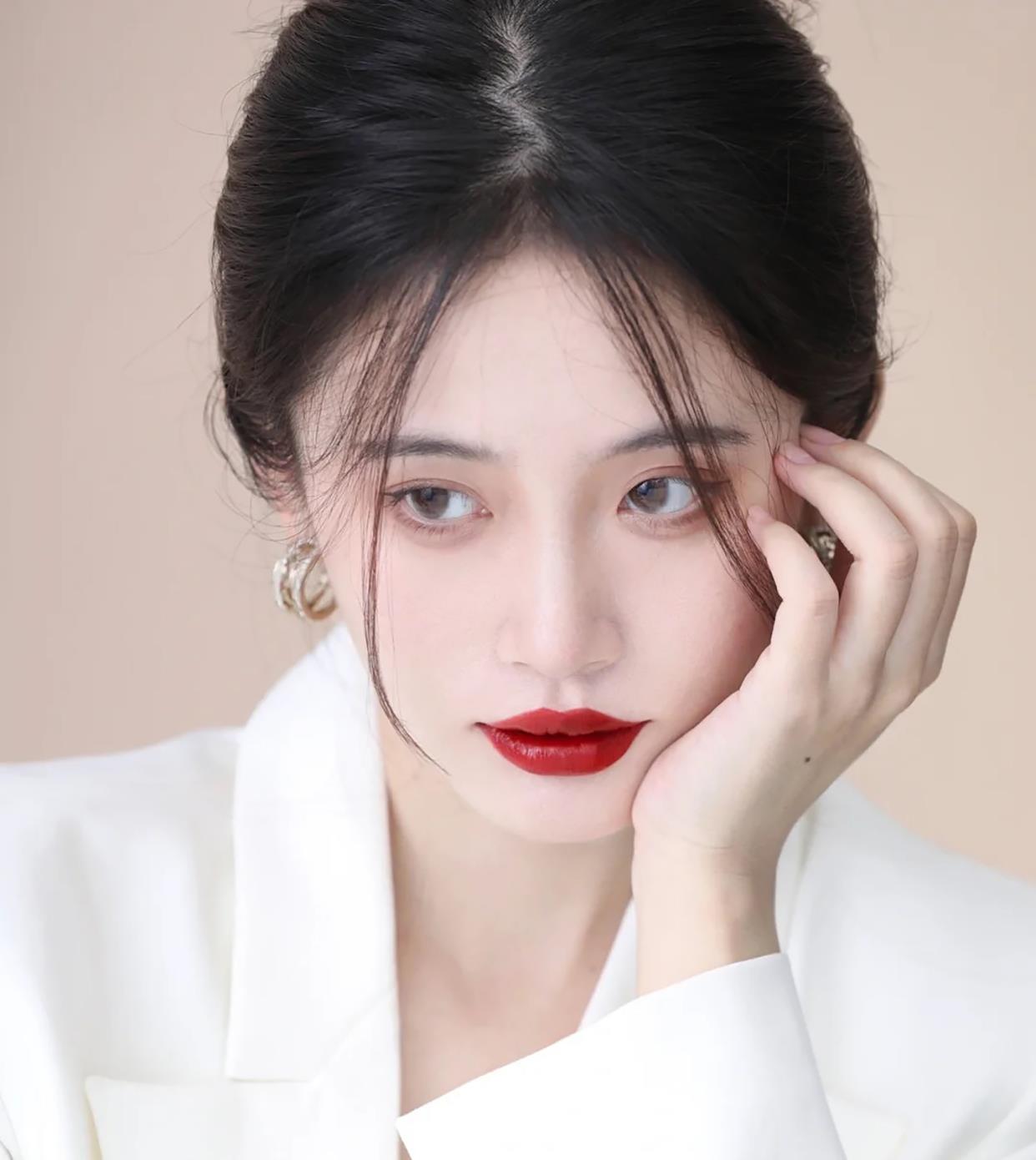 口红|25岁女生最经常涂得5支口红，MAC989温柔气质，香奈儿87显白贵气