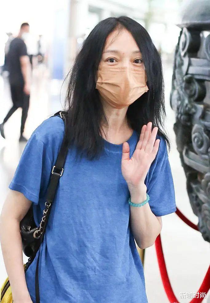 新咖时尚|周迅真是女明星中的清流,一身朴素造型,素颜出镜也难挡清澈眼眸