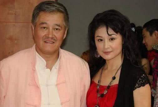 赵本山|赵本山卸任“本山传媒”董事职务，这是正式准备退休了吗？