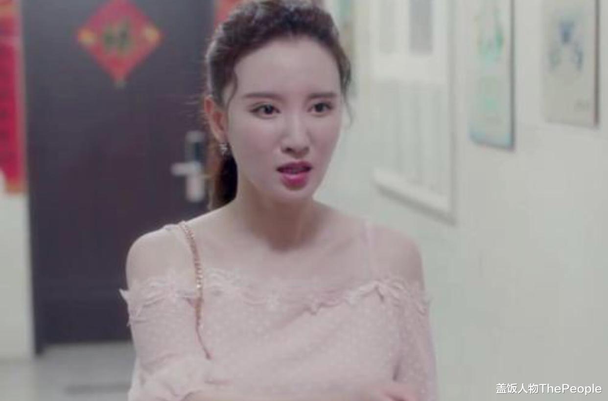 张萌|嘴歪、脸肿、表情僵硬，让实力派女星们陷入“中年危机”，太可惜