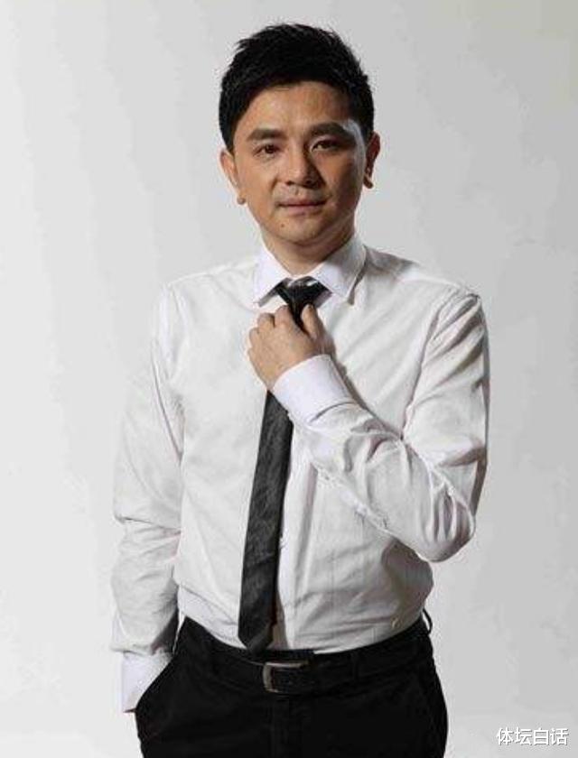 冉莹颖|47岁跳水王子熊倪迎喜讯！官至正厅级，保养好如小伙，妻子美艳