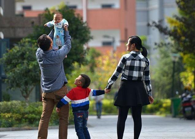 糖果的妈妈|秦子越被催生二胎，孩子却不能“随母姓”，聂远表示：要尊重传统