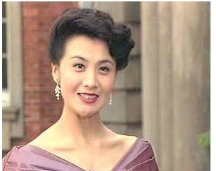 张丰毅|她刚拿到影后就去世，撇下2岁儿子，张丰毅在她的葬礼上难掩悲痛