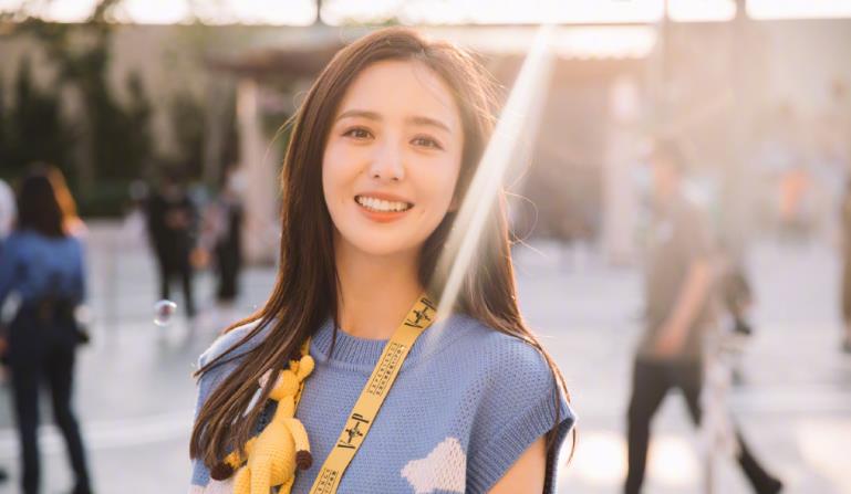 佟丽娅|佟丽娅豪华闺蜜团曝光，与董璇高露一起游玩，前夫陈思诚低调陪同