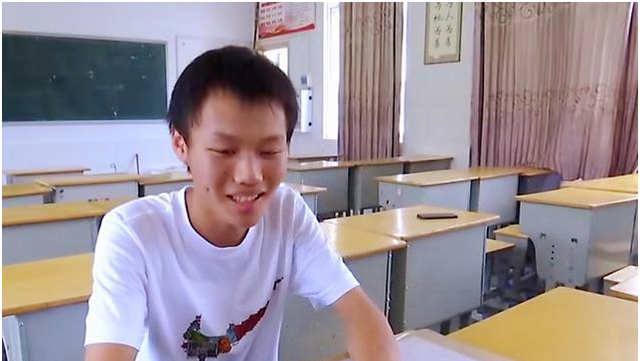 若珍|桌上刻着浙江大学却被清华录取?浙大:爱走得太快,就像龙卷风