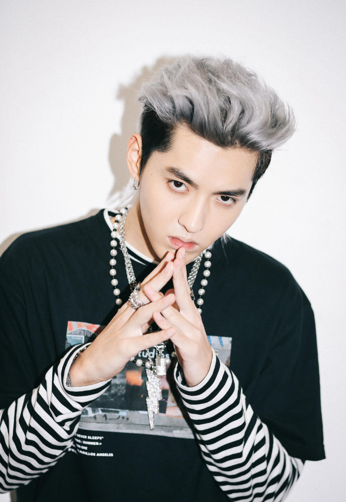 吴亦凡|吴亦凡妈妈苦寻律师无果，粉丝求都美竹：你救他，他娶你！