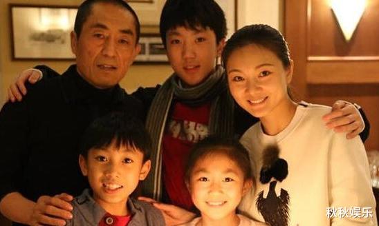 张艺谋|张艺谋落败8次再冲奥斯卡，身价百亿残疾弟弟却修车？谈父女恋甩巩俐他不简单