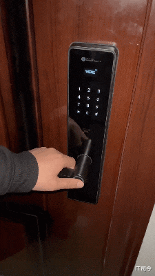 智能門鎖|一握開啟智能生活，體驗超值指紋鎖 榮耀VOC智能門鎖X6