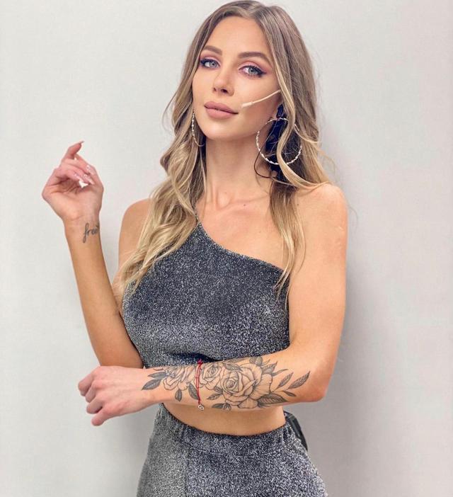 女主播|阿根廷新闻女主播“真空装”上阵，收视率暴涨，网友：我爱看新闻