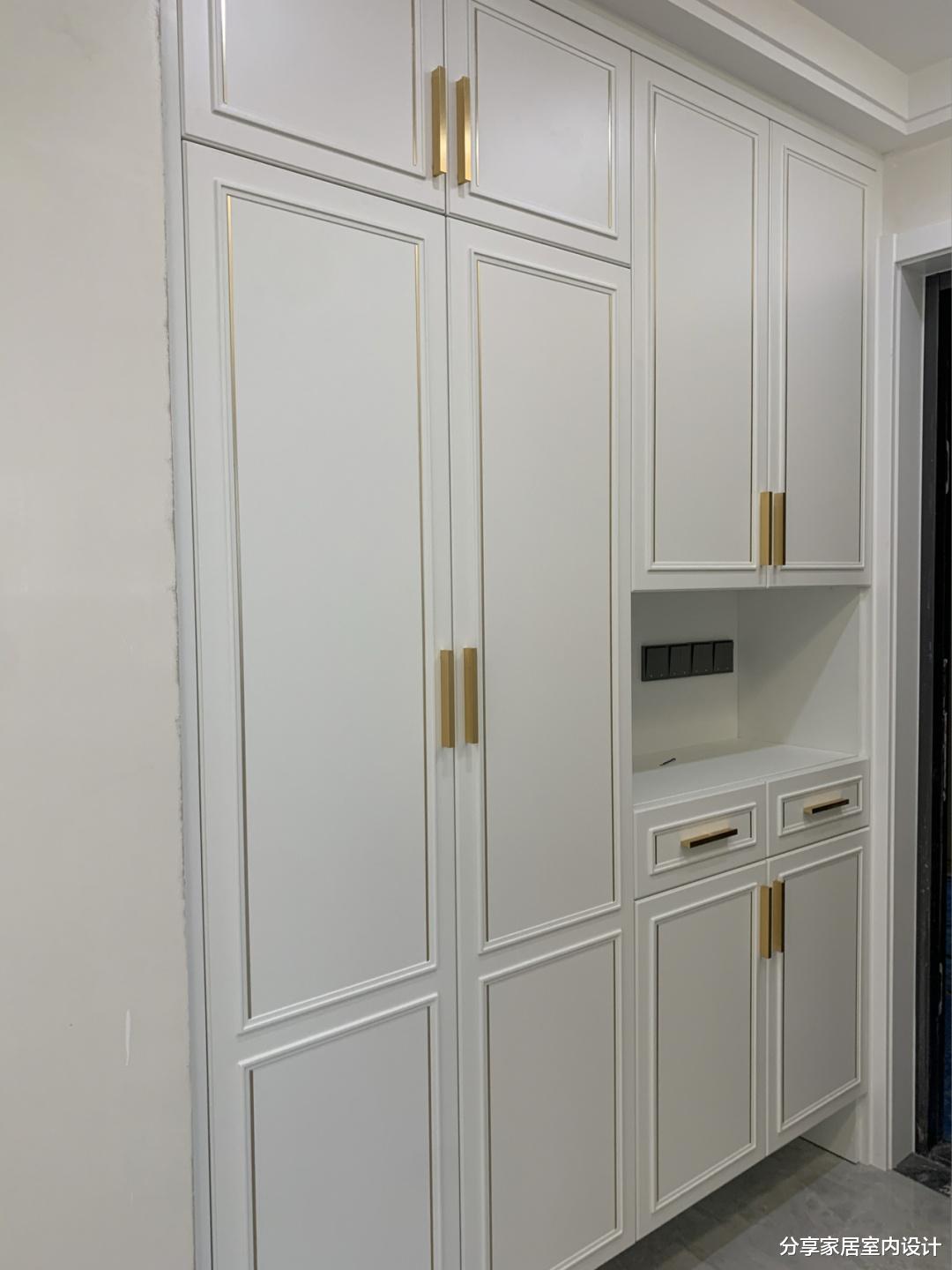 看她家自己负责装修的新房,保洁做完特别好看,嵌入式鞋柜很实用