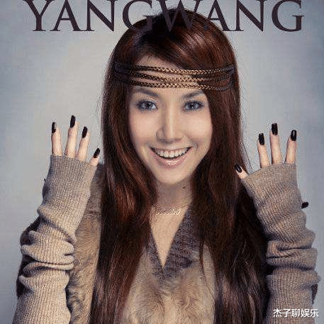 王蓉|王蓉：曾是一线歌手，因整容自毁事业，如今在小县城商演被评掉价