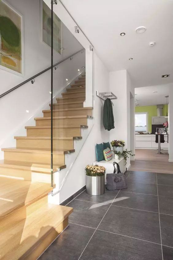 |不比不知道，日本人都把楼梯装到玄关处了，还怕老婆嫌楼梯占地方？