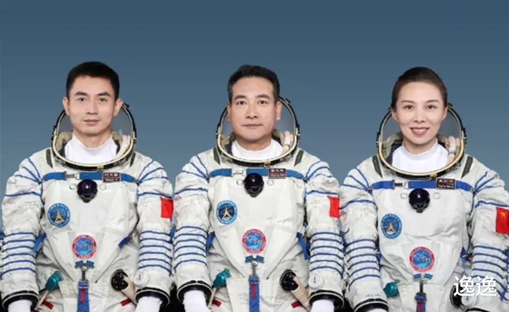 航天员 十三乘组女航天员王亚平，成了中国首位出舱女航天员