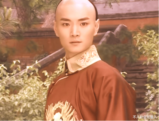 杨幂|清朝辫子装也帅就服这9位，又俊又苏不说，退圈都让人念念不忘