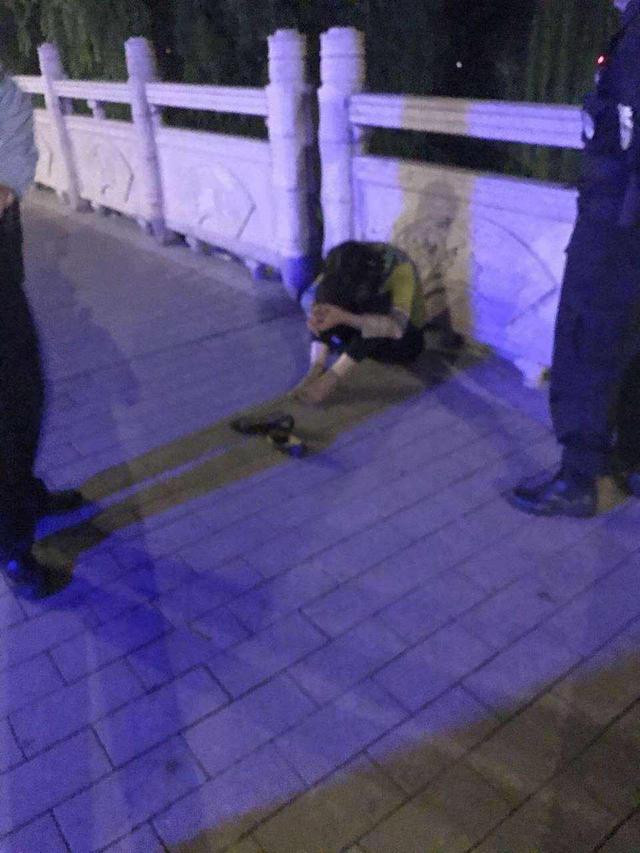 女大学生深夜乘车回宿舍，遭司机半路强行侵犯，法院判了