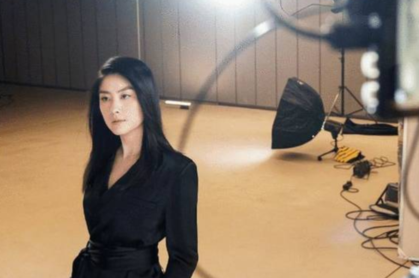 陈慧琳|《女心理师》即将来袭,陈慧琳罕见献唱,49岁美貌一如当初