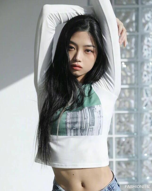 FASHION日报|长相很有辨识度的麻豆 厚唇浓颜的辣妹博主