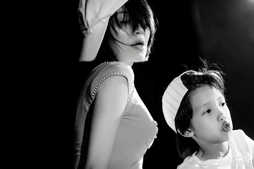 许晴|52岁许晴单身未婚，被问生理需求怎么解决，她的回答好直接