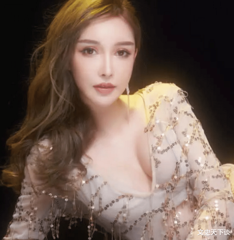 杨幂|15岁被亲妈带去整容，14年花400万整容300次，亲妈：再整断绝关系