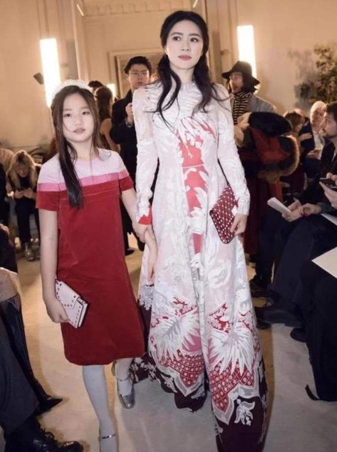 张馨予|为爱息影生子的她，丈夫狱中去世无奈又复出，身价令人嫉妒