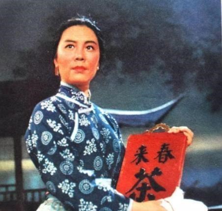 京剧|京剧演员待遇最低的一段，关肃霜出场费不如歌星、一些人下海经商