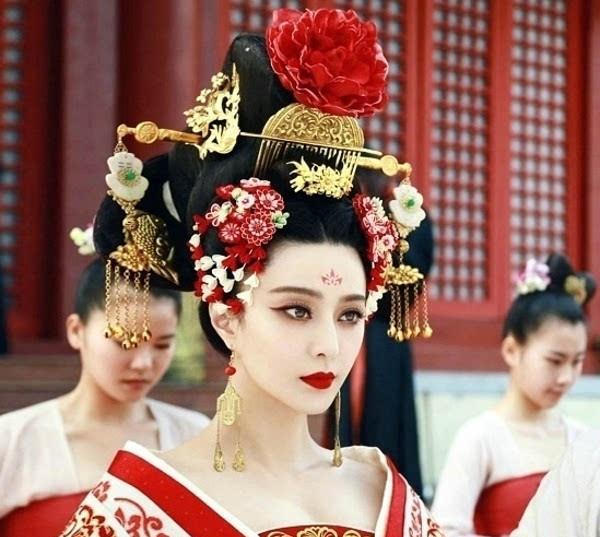 柳岩|造型师别瞎整活了！这些女星明明长相很美，却硬生生被造型拖后腿