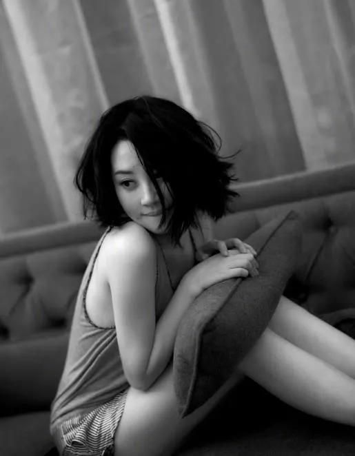 许晴|许晴：两个男人因她离婚，为何前任离世后她不再想要结婚？