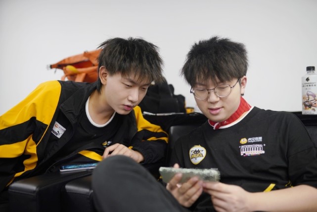 ttg|狼队零封TTG，今屿替代小胖成为新任野王，Fly才是真正的通天边路