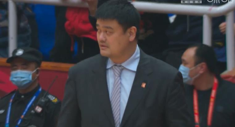 四川男篮|神仙打架！四川女篮虽败犹荣，杨力维斩获FMVP，姚明为总冠军颁奖
