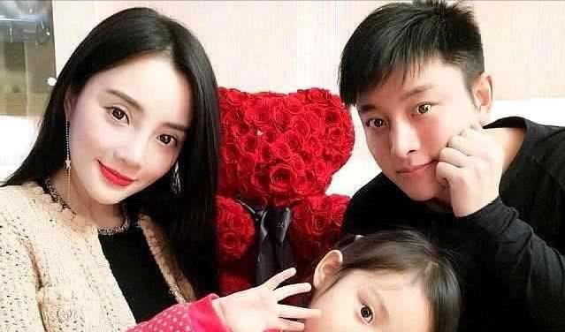 贾乃亮|这俩要复婚？网曝一家3口外出游玩，这下娃每天都能看见爸妈了